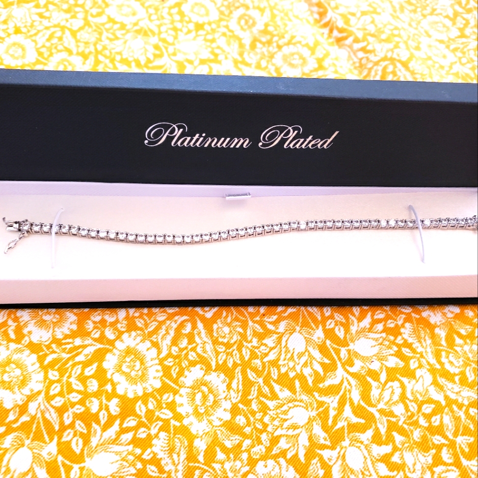 Gold Coast Platinum Plated Bracelet 7 In. Gorgeous Clean White Stones Nib